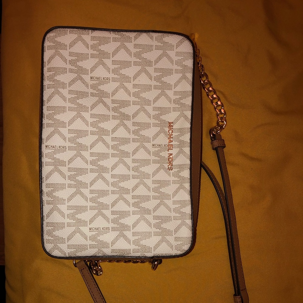 Michael kors crossbody purse
